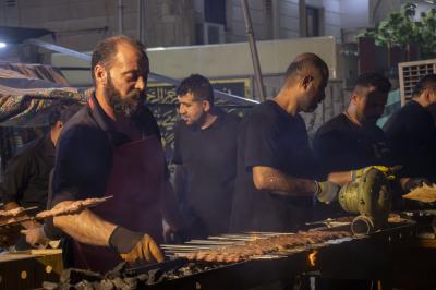منها تقديم أكثر من 22 ألف وجبة طعام.. موكب قسم صناعة الشبابيك يختتم خدماته لزائري الأربعين