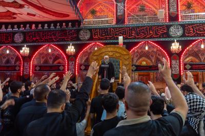 شعبة الخطابة تستذكر مصائب أهل البيت (عليهم السلام) عبر مجلس عزاء في الصحن الشريف