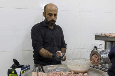 مجموعة مشاتل الكفيل: تقديم أكثر من 200 ألف وجبة طعام للزائرين خلال زيارة الأربعين
