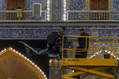 رفع مظاهر الحزن والسواد من الصحن الشريف تزامنًا مع حلول شهر ربيع الأول