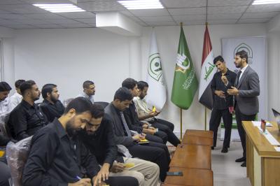 ضمن برنامج الطالب الفعّال.. قسم الشؤون الفكرية يقدم محاضرة ثقافية عن الشخصية المؤثرة لوفد طلابي من ذي قار