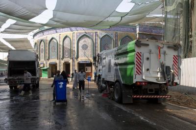 قسم الشؤون الخدمية ينفذ حملة لغسل الطرق المحيطة بالعتبة العباسية المقدسة