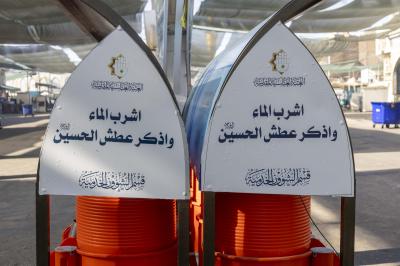عبر معمل ثلج العلقمي.. قسم الشؤون الخدمية يوفر المياه المبردة والثلج البلوري للزائرين