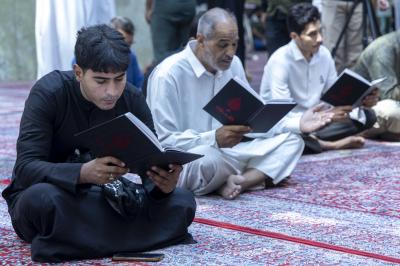 بمشاركة جموع المؤمنين.. قراءة دعاء الندبة في صحن مرقد أبي الفضل العباس (عليه السلام)