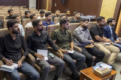 ضمن برنامج رواد الملتقى.. قسم الشؤون الفكرية ينظم ورشة ثقافية لوفد طلابي من ميسان