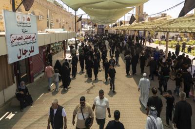 بالصور.. الزائرون يتوافدون إلى مدينة سامراء لإحياء ذكرى شهادة الإمام الحسن العسكري (عليه السلام)