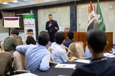 قسم العلاقات العامة يقيم ورشة تدريبية عن اكتشاف المواهب للمشاركين في مخيم فتية الكفيل
