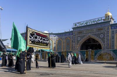 قسم بين الحرمين ينظم حركة المواكب العزائية في ذكرى شهادة الإمام الحسن العسكري (عليه السلام)