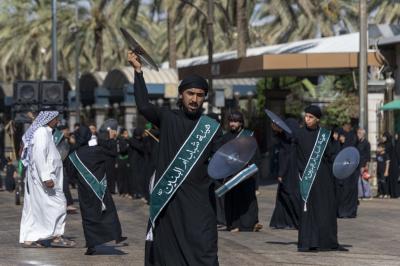 بالتنسيق مع قسم الشعائر.. المواكب العزائية تحيي ذكرى شهادة الإمام الحسن العسكري (عليه السلام) في كربلاء