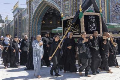 بالتنسيق مع قسم الشعائر.. المواكب العزائية تحيي ذكرى شهادة الإمام الحسن العسكري (عليه السلام) في كربلاء