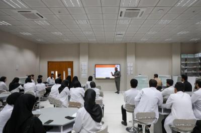 جامعة العميد تواصل تطوير منظومتها التعليمية على وفق معايير الاعتماد الأكاديمي