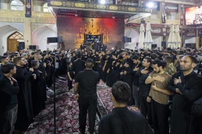 موكب العتبتين المقدستين يحيي ذكرى شهادة الإمام الحسن العسكري (عليه السلام) في سامراء