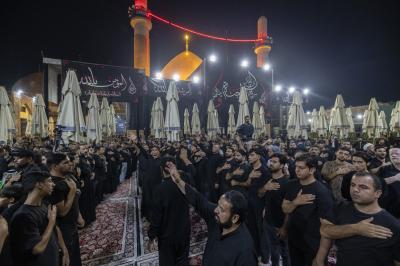موكب العتبتين المقدستين يحيي ذكرى شهادة الإمام الحسن العسكري (عليه السلام) في سامراء