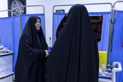عبر مفرزة خاصة.. قسم الشؤون الطبية يقدم خدماته للزائرات بذكرى شهادة الإمام العسكري (عليه السلام)