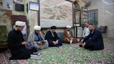 قسم شؤون المعارف يهدي عددًا من إصداراته لمدرسة الإمام الحسين (عليه السلام) الدينية