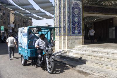 قسم الشؤون الخدمية ينفذ حملة لتنظيف محيط صحن مرقد أبي الفضل العباس (عليه السلام)