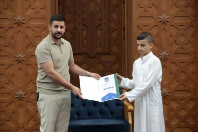 احتفاءً بتخرجهم في دورة سيد الماء.. المجمع العلمي يقيم حفلًا تكريميًّا لـ 60 طالبًا في كربلاء