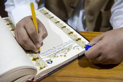للاطلاع على مقتنياته.. متحف الكفيل يستقبل رئيس جامعة نعيمية لاهور الباكستانية