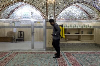 قسم الشؤون الخدمية ينفذ حملة تعفير في قسم مقام الإمام المهدي (عجّل الله فرجه الشريف)