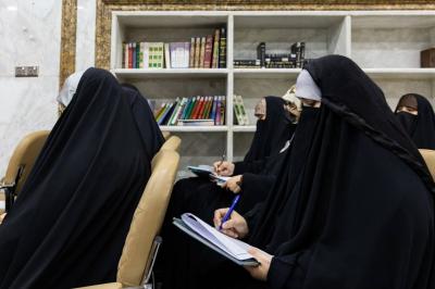 شعبة التوجيه الديني النسوي تستأنف برنامج (لأبي الفضل أنتمي) لملاكات شعبة الزينبيات