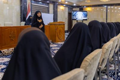 شعبة العلاقات النسوية تقدّم محاضرة تعريفية بمشاريع العتبة العباسية المقدّسة لوفد من جامعة ميسان