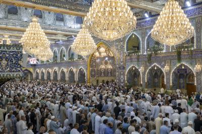 بالصور.. المؤمنون يحيون ليلة الجمعة الأخيرة من شهر ربيع الأول عند مرقد أبي الفضل العباس (عليه السلام)