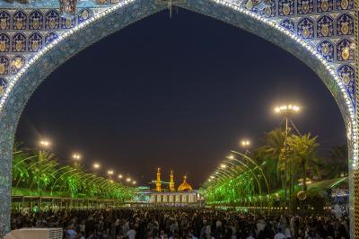 بالصور.. المؤمنون يحيون ليلة الجمعة الأخيرة من شهر ربيع الأول عند مرقد أبي الفضل العباس (عليه السلام)