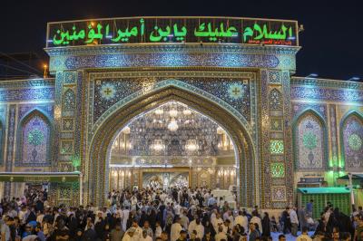 بالصور.. المؤمنون يحيون ليلة الجمعة الأخيرة من شهر ربيع الأول عند مرقد أبي الفضل العباس (عليه السلام)