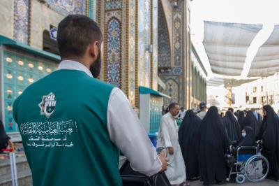 قسم حفظ النظام يضاعف جهوده لتقديم العناية الخاصة لكبار السن من الزائرين