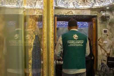 قسم حفظ النظام يضاعف جهوده لتقديم العناية الخاصة لكبار السن من الزائرين