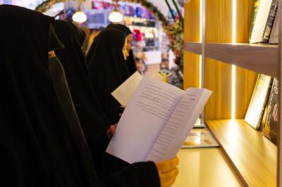 خلال 10 أيام.. أكثر من ألف مستفيدة في معرض الكتاب الدائم لمكتبة أمّ البنين (عليها السلام)