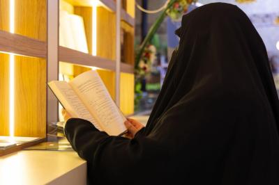 خلال 10 أيام.. أكثر من ألف مستفيدة في معرض الكتاب الدائم لمكتبة أمّ البنين (عليها السلام)