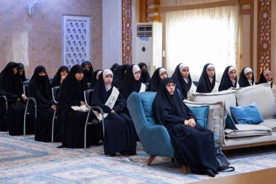 معهد القرآن الكريم النسوي يختتم منافسات مسابقة الفرقان الوطنية الثامنة