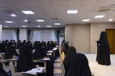شعبة الخطابة الحسينية النسوية تستقبل طالبات معهدها للعام الدراسي الجديد