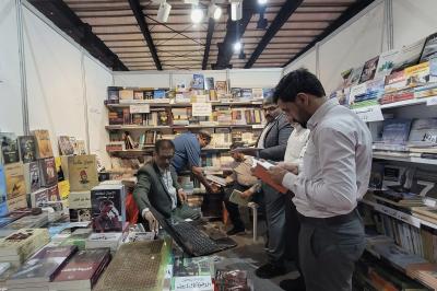 متحف الكفيل يعزّز مكتبته بمصادر جديدة من معرض بغداد الدولي للكتاب