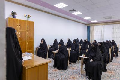 شعبة الخطابة الحسينية تطلق دورة تخصصية لإعداد المبلغات والخطيبات