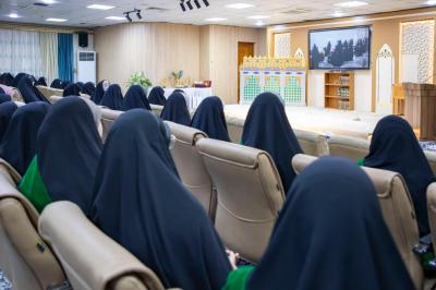 الخدمة النسوية: بوابة بناء المرأة الفاعلة في المنظور الإسلامي الحسيني