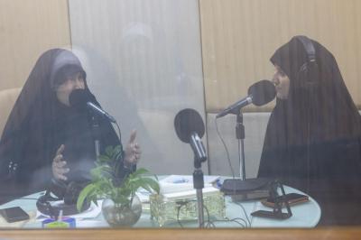 الخدمة النسوية: بوابة بناء المرأة الفاعلة في المنظور الإسلامي الحسيني