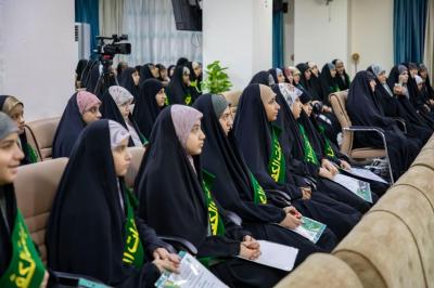 الخدمة النسوية: بوابة بناء المرأة الفاعلة في المنظور الإسلامي الحسيني