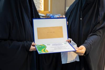 الخدمة النسوية: بوابة بناء المرأة الفاعلة في المنظور الإسلامي الحسيني