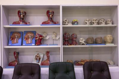 كلية الطب في جامعة العميد تعزز حضورها الدولي بإتاحة التقدم إلى شهادة ECFMG
