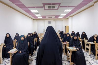 شعبة السيدة فاطمة بنت أسد تطلق النسخة الخامسة من دورة (ن والقلم) التعليمية