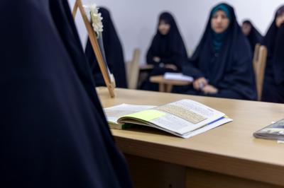 شعبة السيدة فاطمة بنت أسد تطلق النسخة الخامسة من دورة (ن والقلم) التعليمية