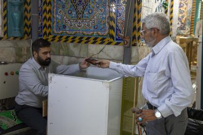 في ليلة الجمعة.. قسم الشؤون الخدمية يقدّم مجموعة من الخدمات للزائرين والمواكب الحسينية