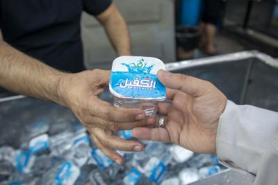 في ليلة الجمعة.. قسم بين الحرمين يهيّئ الساحة الوسطية لاستراحة الزائرين ويقدم خدماته المتنوعة