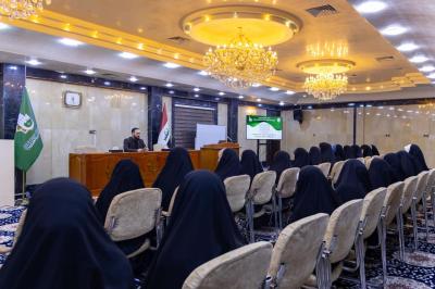 معرفةٌ تُلهم وتجربةٌ تُثري : الملتقى الأسبوعي النسوي لأساتذة وطلبة الجامعات والمعاهد العراقية