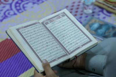 المجمع العلمي يواصل دورته القرآنية لتعليم قواعد القراءة الصحيحة وأحكام التجويد