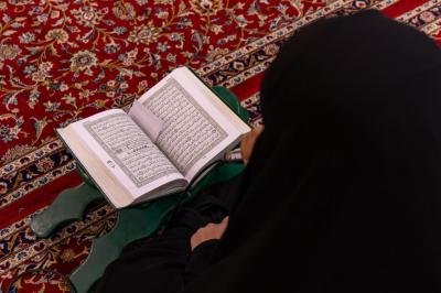 شعبة التوجيه النسوي تحيي ذكرى شهادة السيدة الزهراء (عليها السلام) وفقًا للرواية الأولى