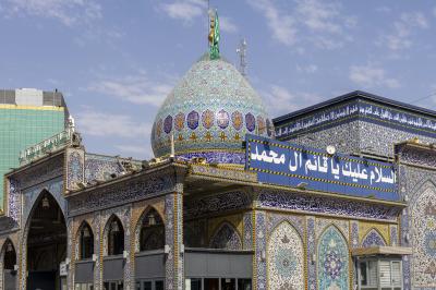 قسم الشؤون الخدمية ينفِّذ حملة تعفير في مقام الإمام المهدي (عجل الله فرجه)
