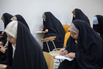 شعبة السيدة فاطمة بنت أسد (عليها السلام) تختتم فعاليات الدورة التعليمية (هدى للناس) لعدد من التربويات